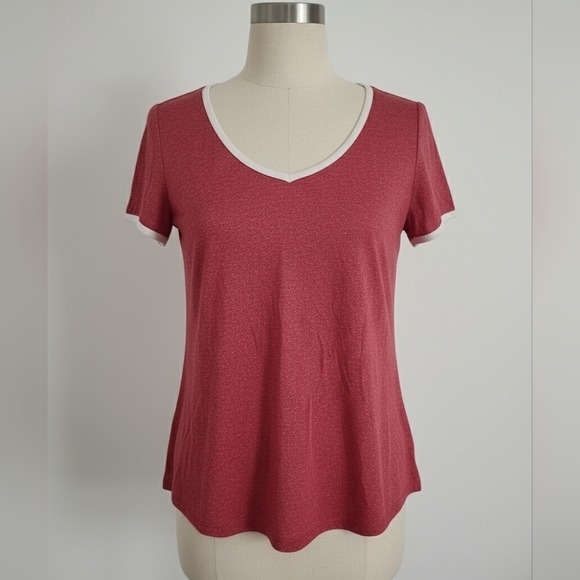 LuLaRoe Tops - LuLaRoe Red Short Sleeve V-Neck Tee Womans XS